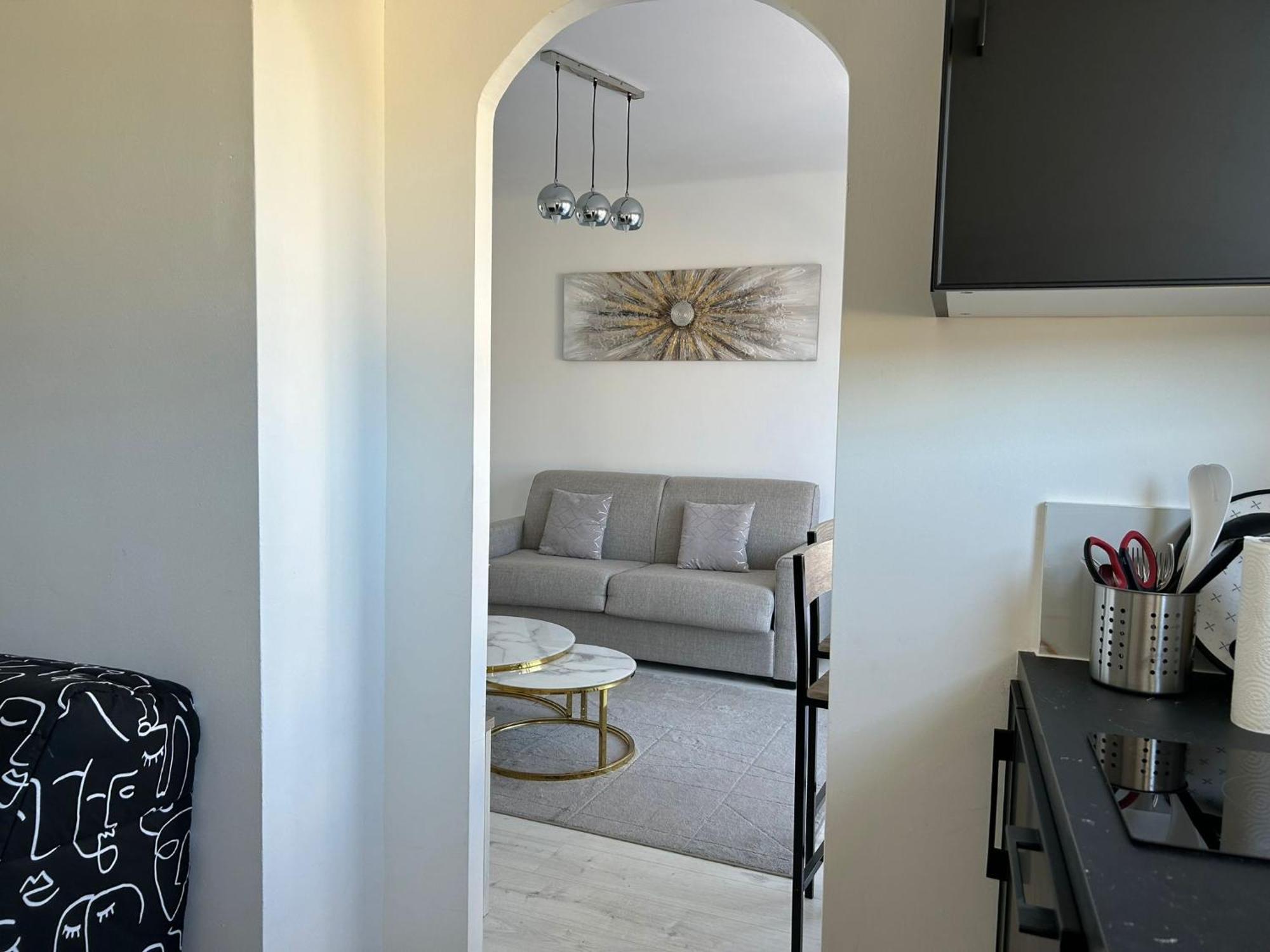 Marble Elegancy In Center Apartamento